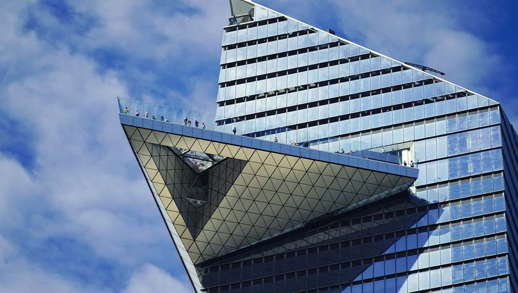 https://res.cloudinary.com/see-sight-tours/image/upload/v1748264064/strapi/the_edge_nyc_577ee3a28f.jpg
