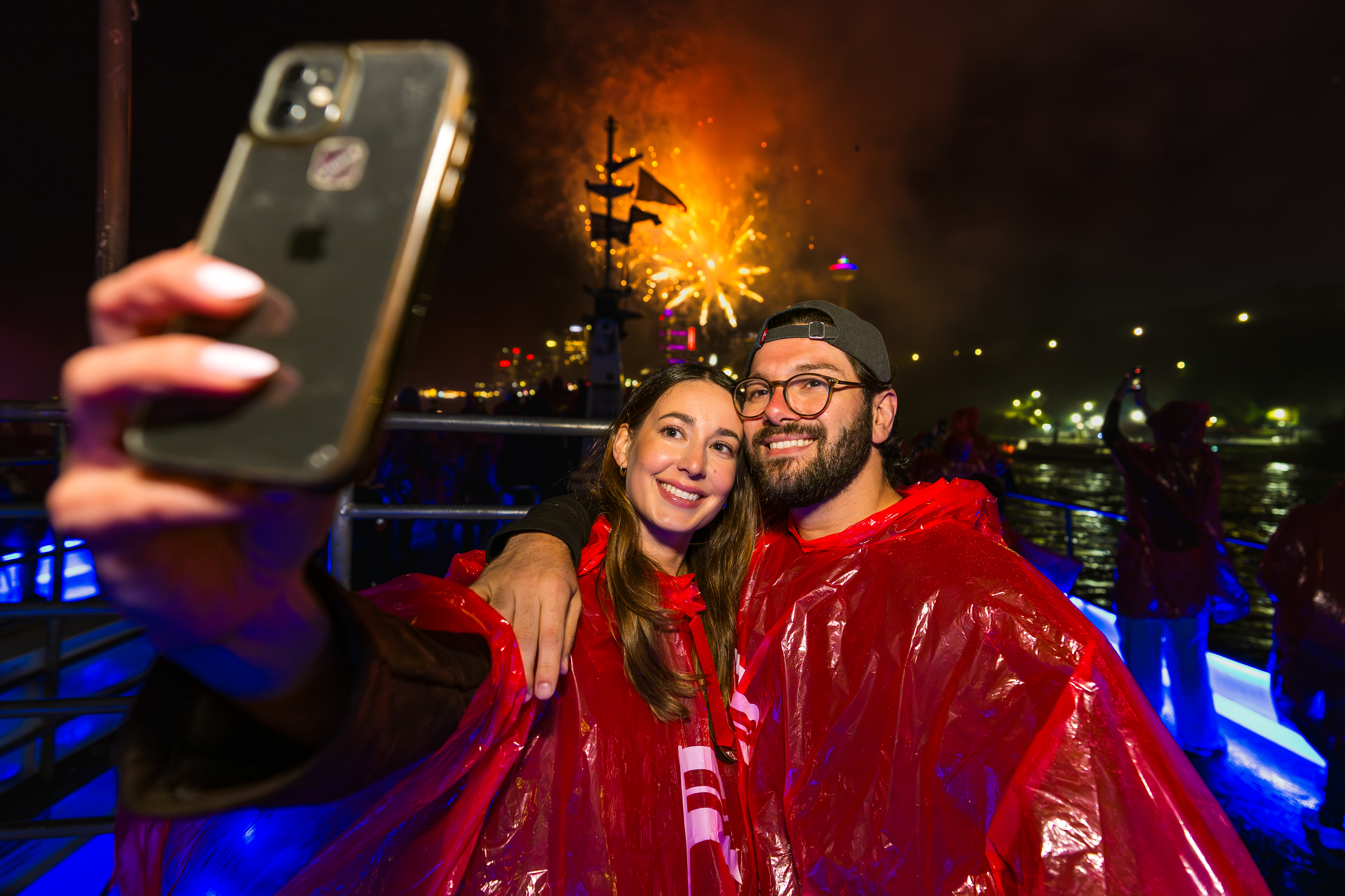 https://res.cloudinary.com/see-sight-tours/image/upload/v1787144296/strapi/NFCA_Fireworks_Cruise_2cf017b1d7.jpg