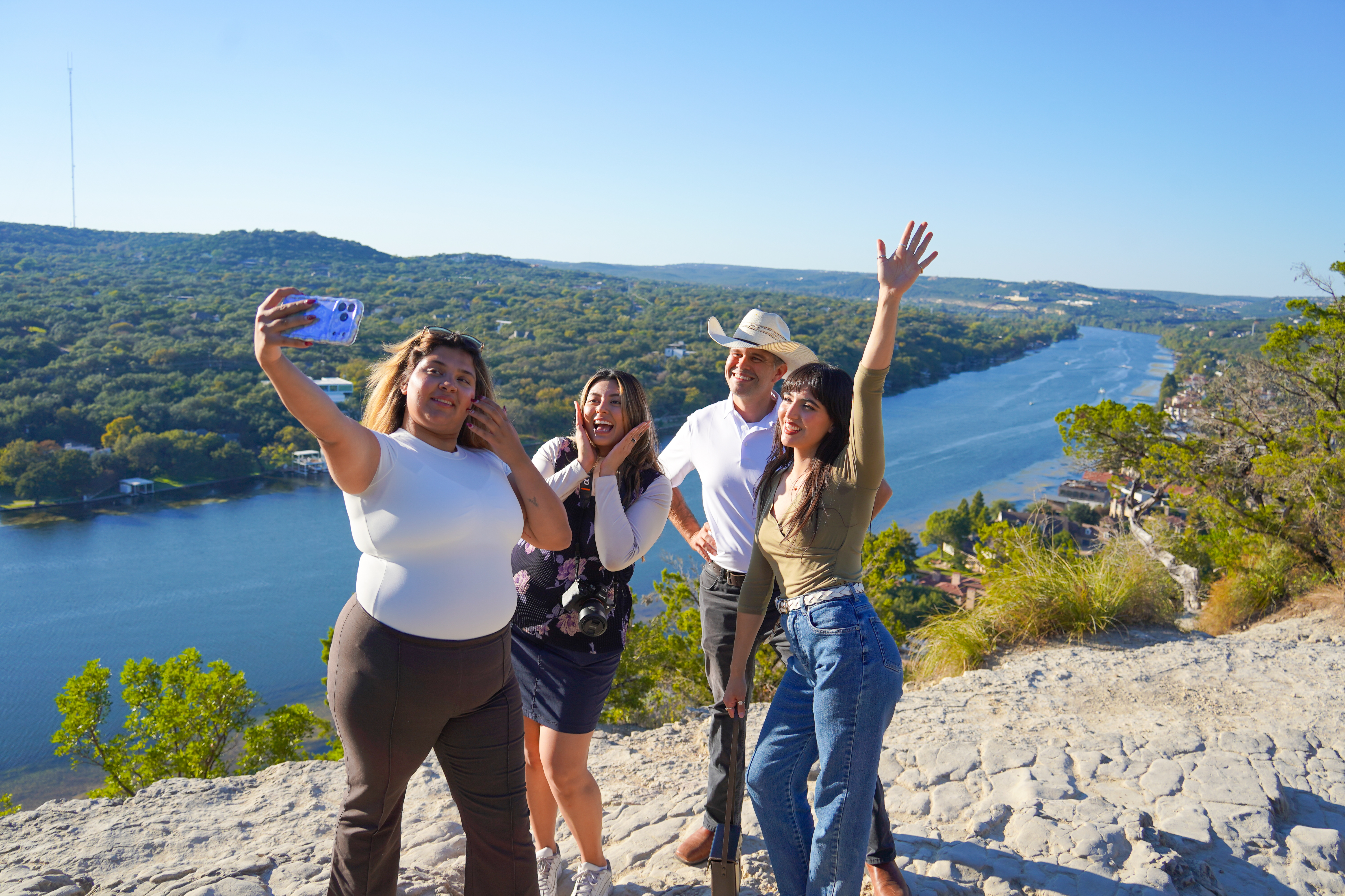 https://res.cloudinary.com/see-sight-tours/image/upload/v1787162247/strapi/Austin_Mt_Bonnell_86d789dd12.jpg