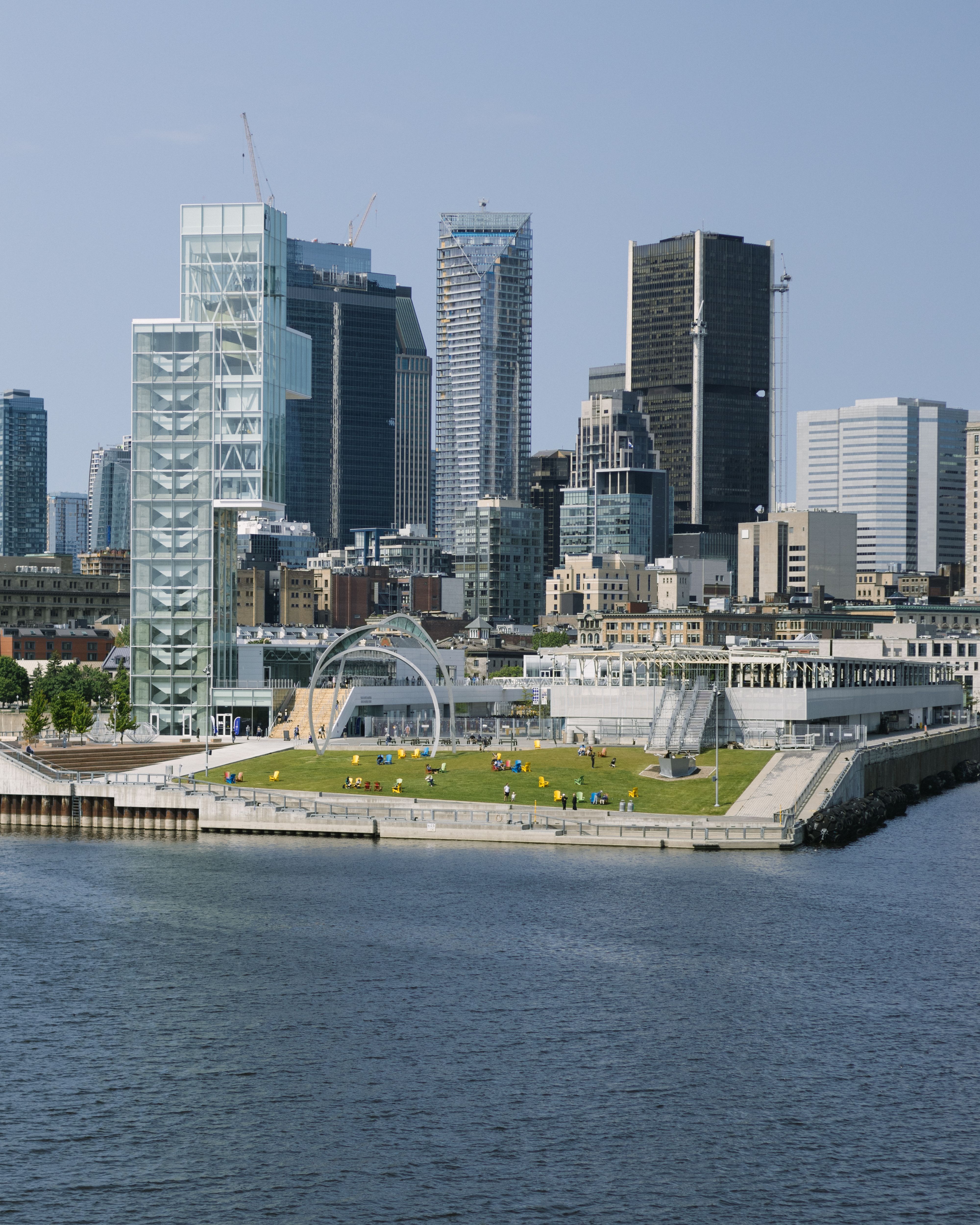https://res.cloudinary.com/see-sight-tours/image/upload/v1787233293/strapi/Montreal_Port_Tower_0a960b9d55.jpg