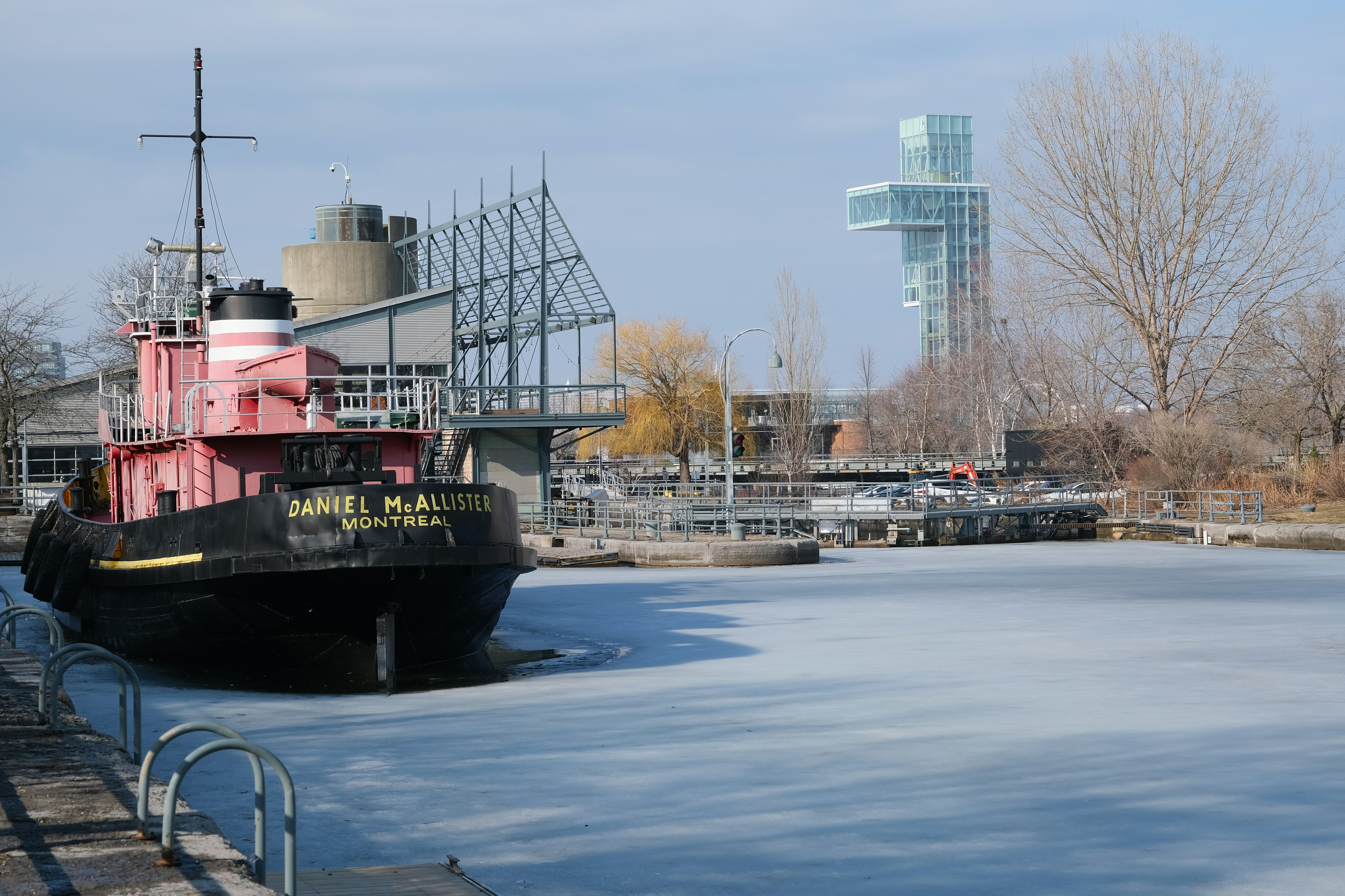 https://res.cloudinary.com/see-sight-tours/image/upload/v1787233293/strapi/Montreal_Port_Tower_3a0c5b4241.jpg