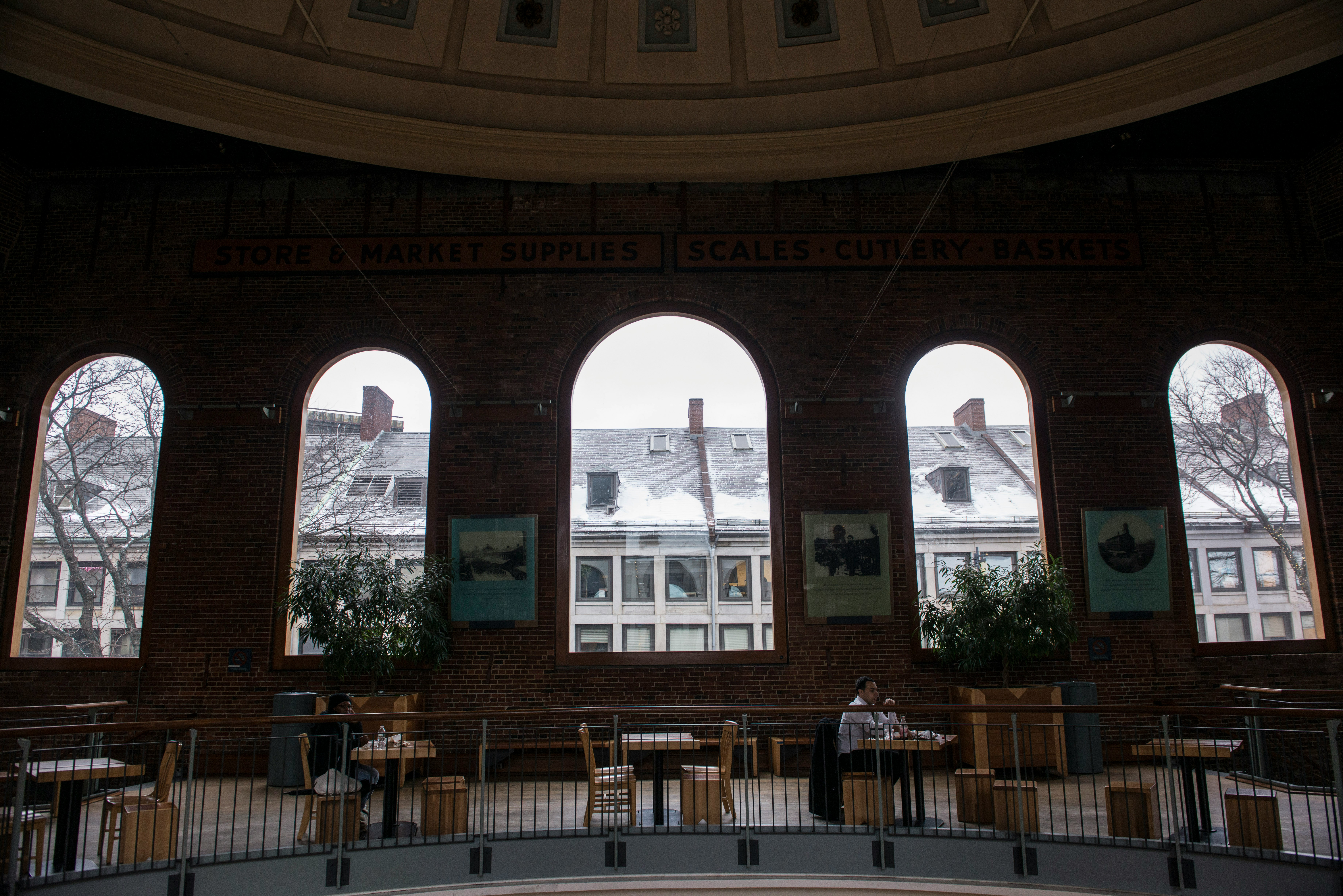 https://res.cloudinary.com/see-sight-tours/image/upload/v1787235471/strapi/Boston_Quincy_Market_898dbf9c41.jpg