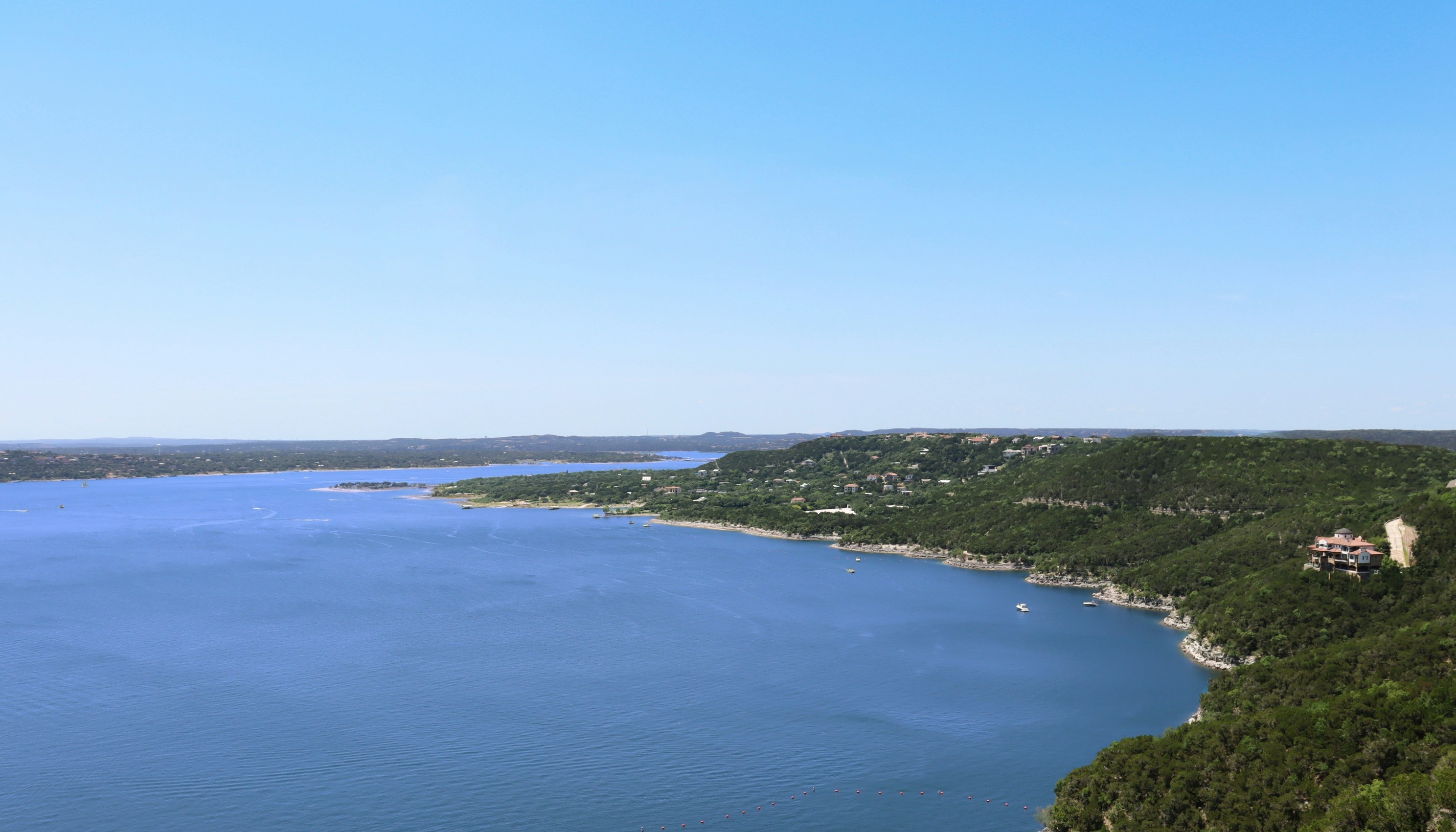 https://res.cloudinary.com/see-sight-tours/image/upload/v1787577559/strapi/Austin_Lake_Travis_8ee506dd53.jpg