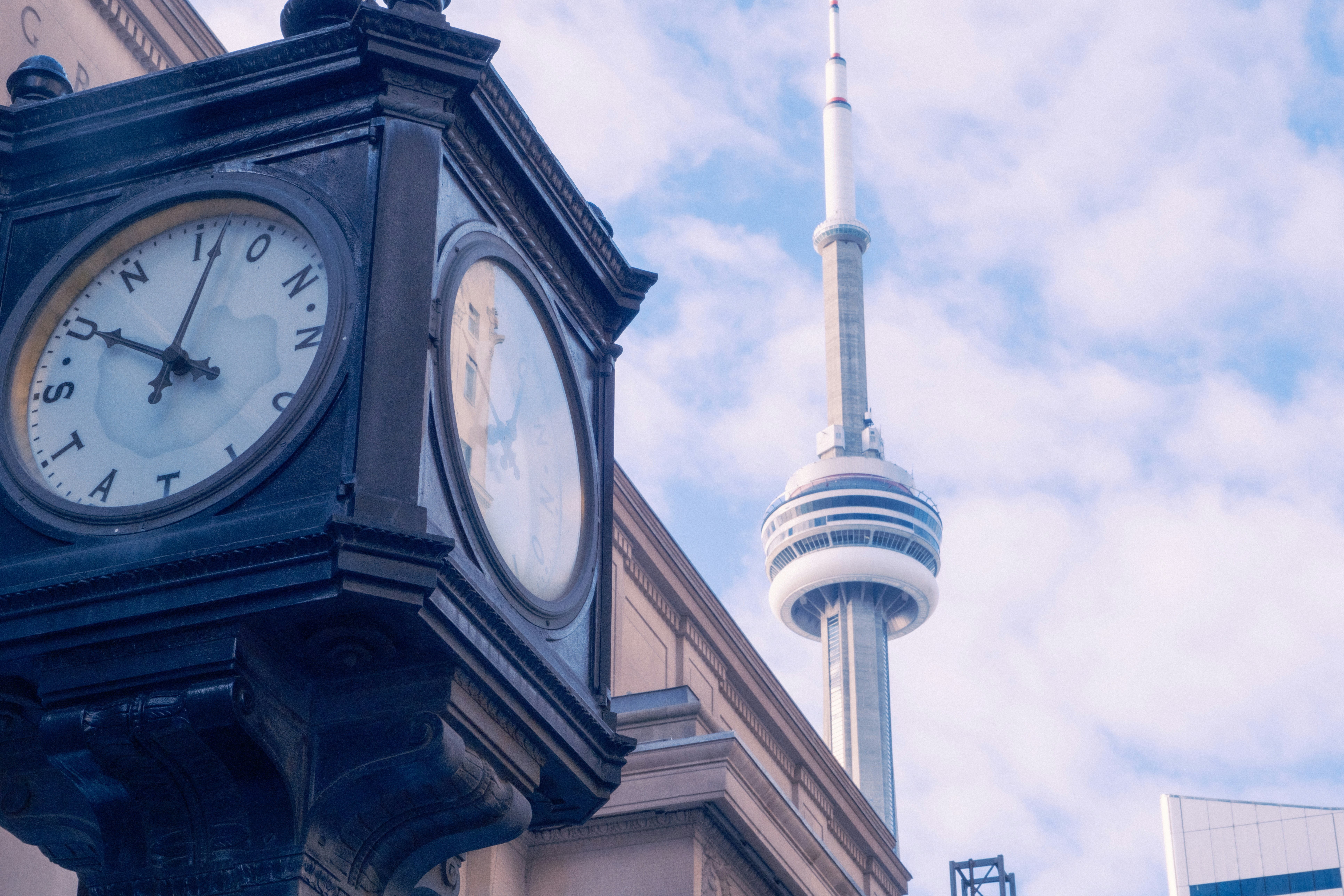 https://res.cloudinary.com/see-sight-tours/image/upload/v1787582836/strapi/Toronto_Union_Station_4812bddc11.jpg