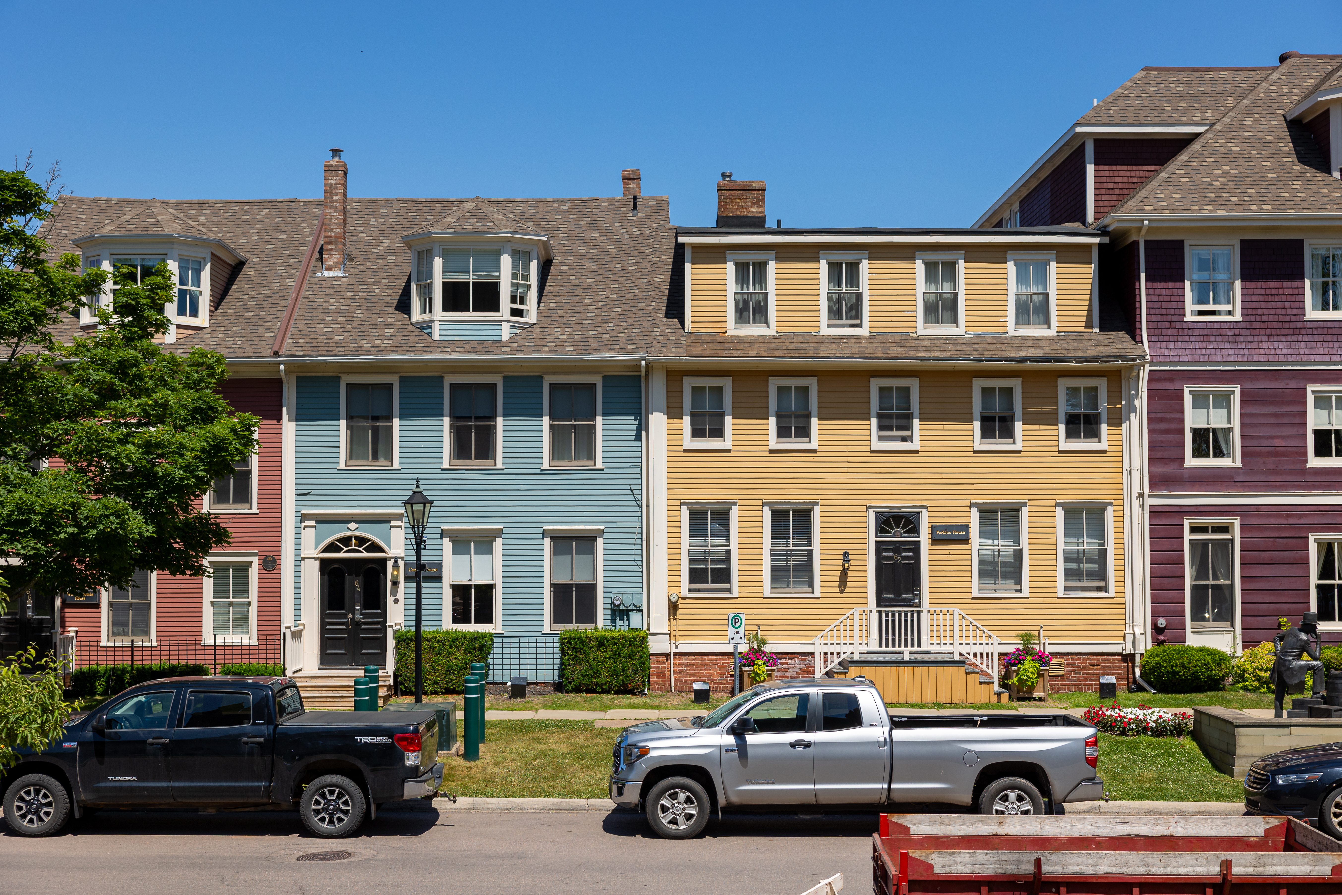 https://res.cloudinary.com/see-sight-tours/image/upload/v1787587077/strapi/PEI_Great_George_Street_c0a7a0ba61.jpg