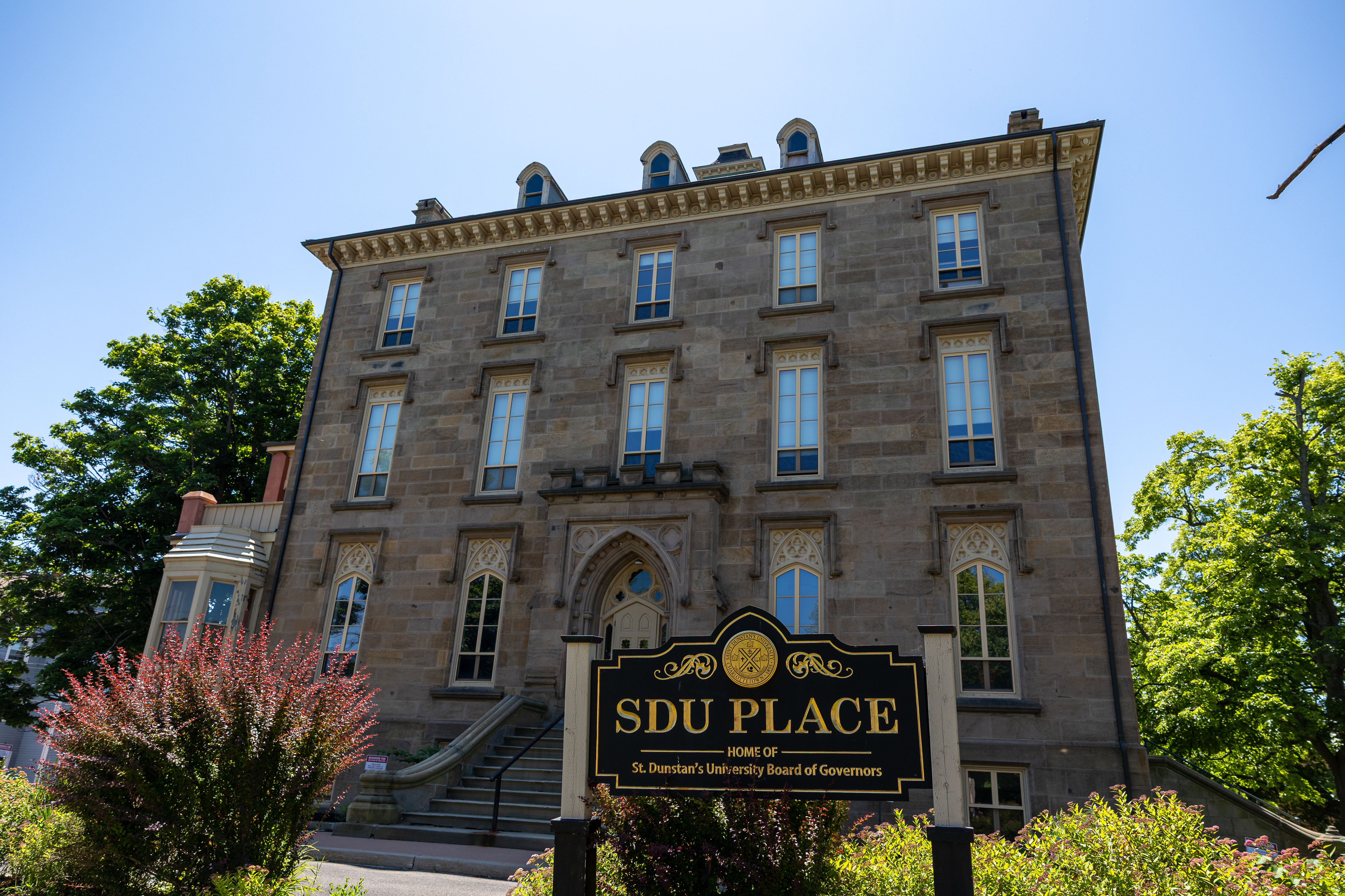 https://res.cloudinary.com/see-sight-tours/image/upload/v1787587111/strapi/Charlottetown_PEI_5c2cf61161.jpg