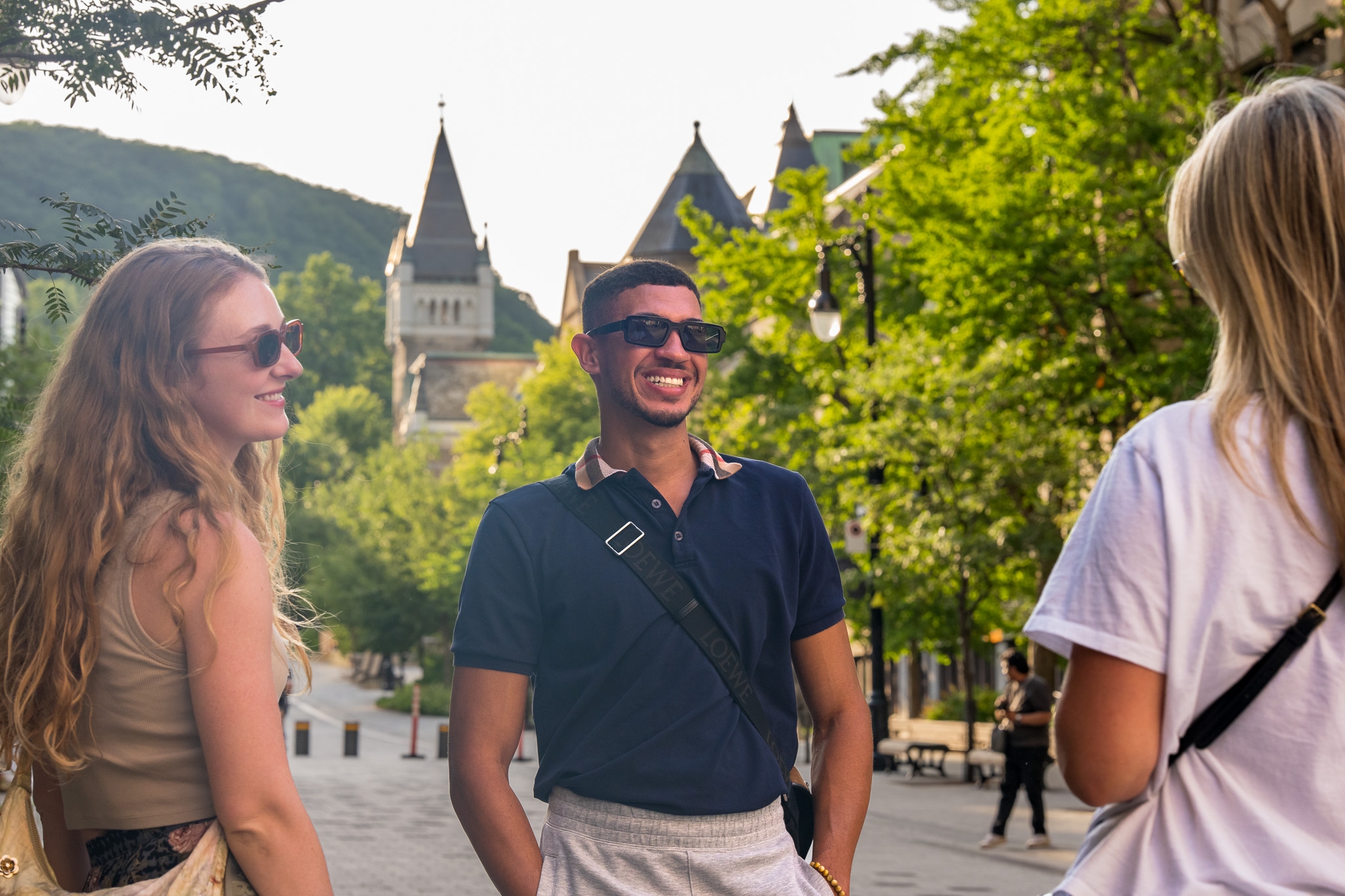 https://res.cloudinary.com/see-sight-tours/image/upload/v1787664902/strapi/Montreal_Mc_Gill_a1f24066d3.jpg
