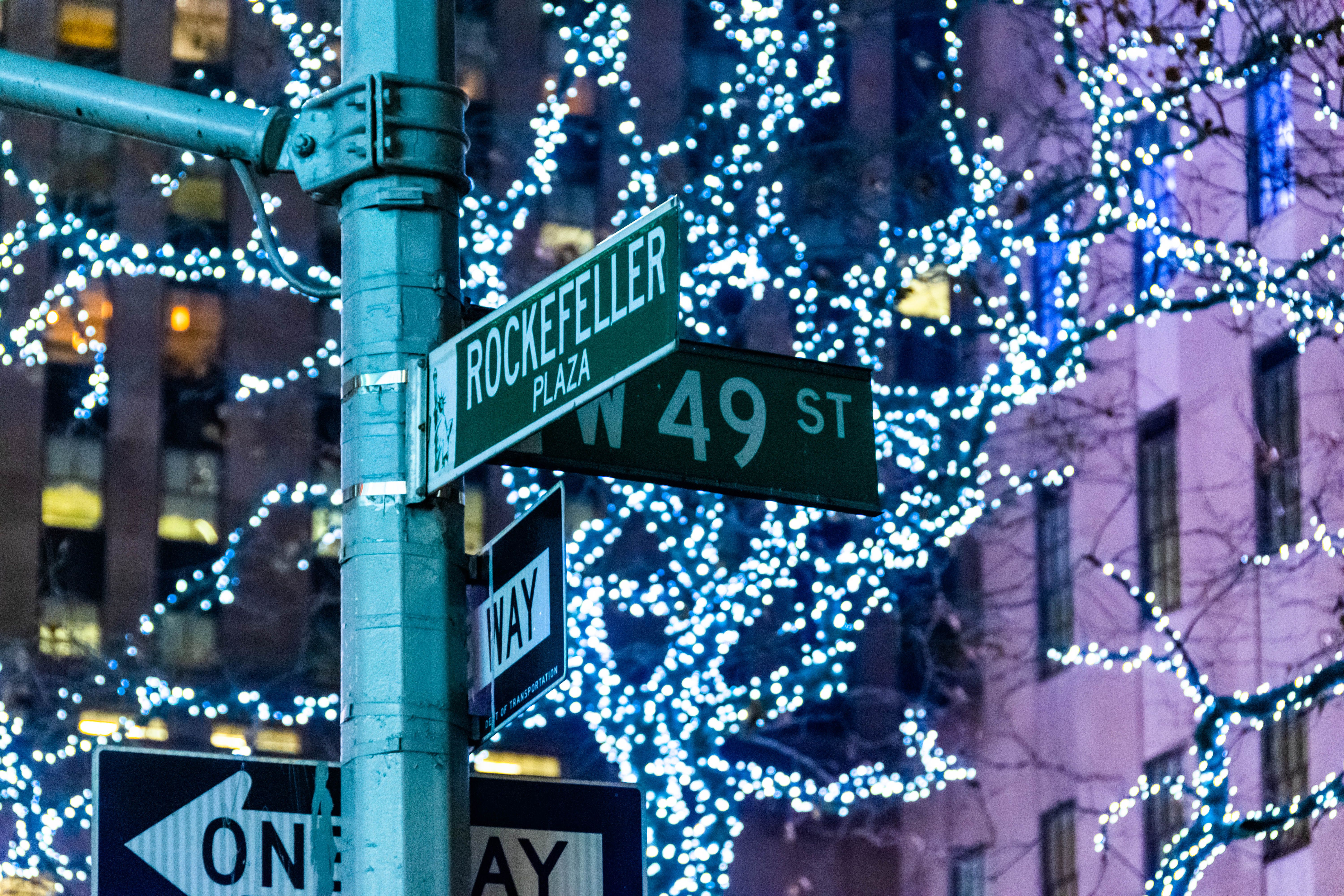 https://res.cloudinary.com/see-sight-tours/image/upload/v1787833232/strapi/NYC_Rockefeller_Center_56dc309807.jpg