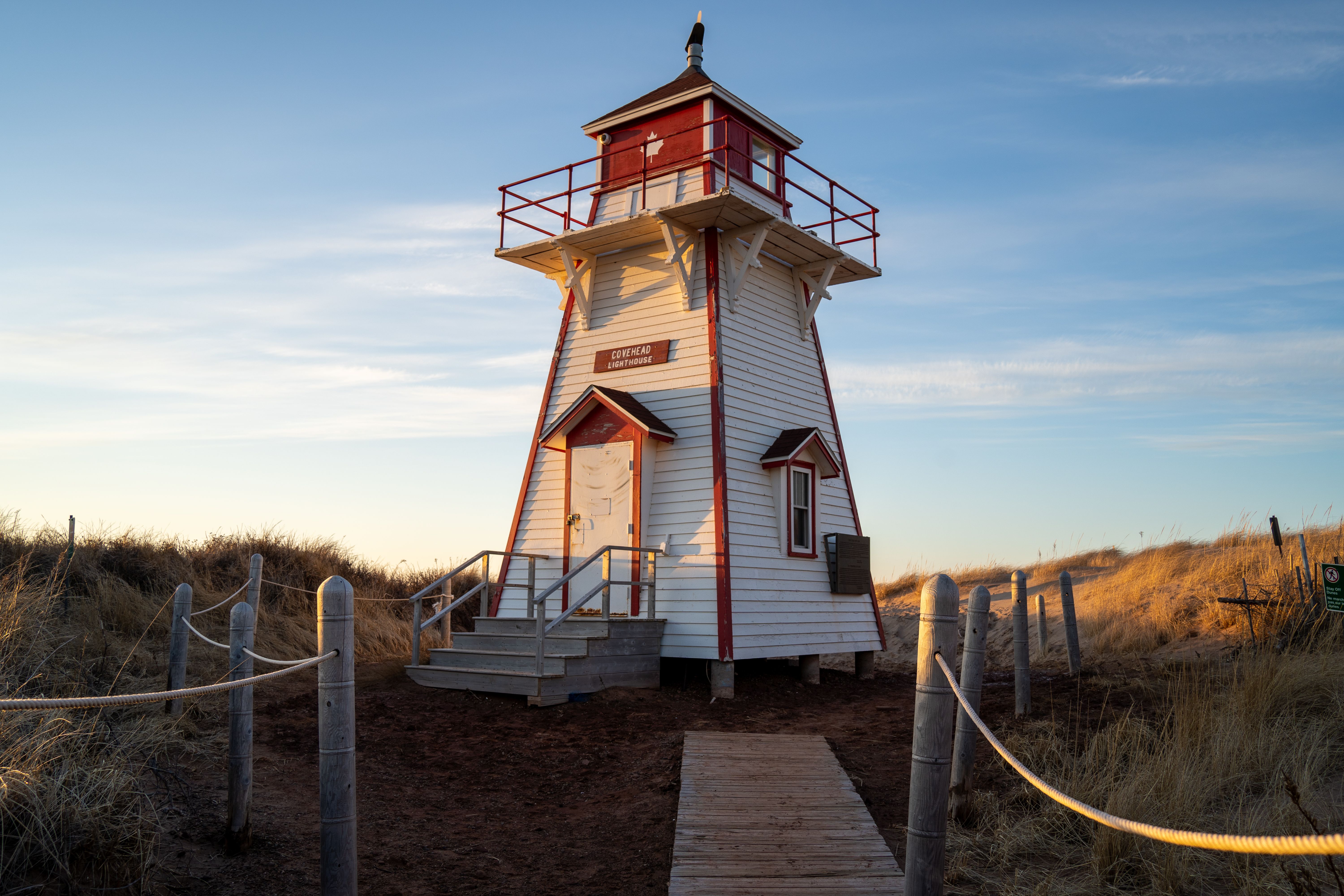 https://res.cloudinary.com/see-sight-tours/image/upload/v1787920656/strapi/PEI_Covehead_Lighthouse_d61f4b99ab.jpg